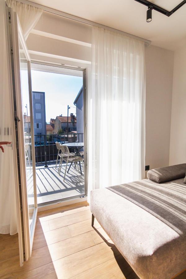 City Life With Free Parking Pula Bagian luar foto